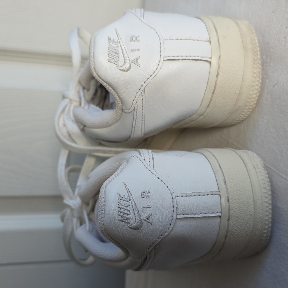Nike Kids Air Force 1 Low Top White Sneakers Size 6.5Y - Picture 6 of 16